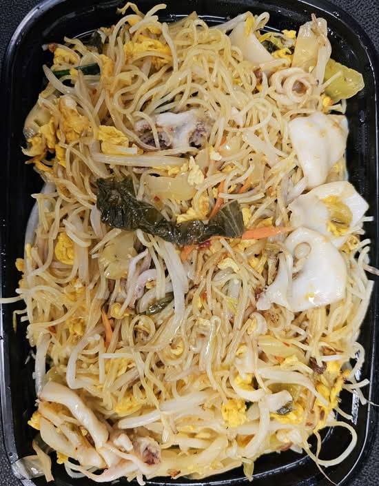 E2. Dai Pang Style Stir-Fried Vermicelli 大鵬炒米